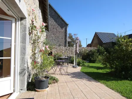 Maison familiale en pierre avec jardin privé, animaux acceptés - Photo 1