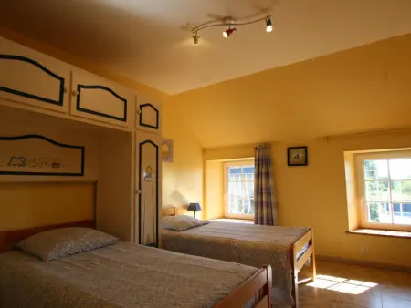 Maison familiale en pierre avec jardin privé, animaux acceptés - Photo 5