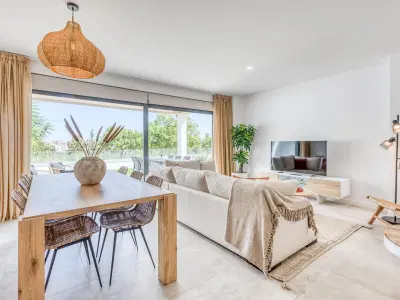 Appartement à Estepona, Appartement de Luxe à Estepona: 3 Chambres, Piscine, Proche Port et Plages - L910098
