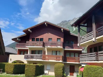 Appartement à Chamonix Mont Blanc, Charmant 2 pièces rénové avec balcon, wifi et parking, proche centre et commerces - L910124