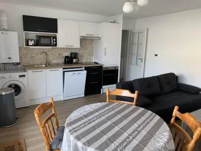 Appartement à Fort Mahon Plage, Appartement Neuf Centre-Ville Fort-Mahon-Plage avec Balcon et Parking, Idéal Famille - L941679