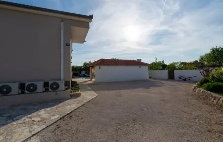 Location Maison 6 personnes à Pridraga - Photo 17