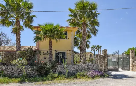 Location Maison 11 personnes à Noto - Photo 24