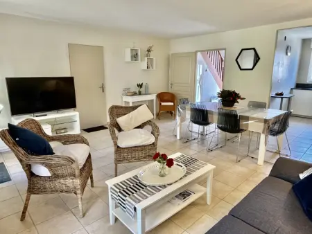 Maison Calme 6 Pers. au Golf Pont Royal - Piscine, Terrasse, Parking, Clim, Fibre - 13370 Mallemort - Photo 2