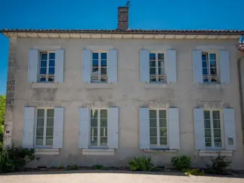 Maison à Bonnes,Maison du Bonnesheur FR.16390.01 N°942189