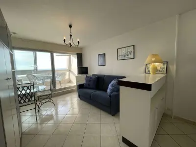 Appartement à Saint Jean de Monts, Studio à St-Jean-de-Monts avec parking et balcon fermé - L942405