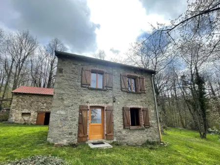 Écrin de Verdure à Châtel-Montagne pour Déconnexion Romantique - Photo 10