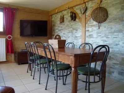 Appartement à Crest Voland, Appartement cosy 8 pers, 3 ch, proche pistes et centre, terrasse sud, parking, animaux acceptés - L944365