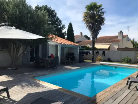 Maison à Saint Vincent sur Jard, Maison avec terrasse et piscine privée proche plage - L944816