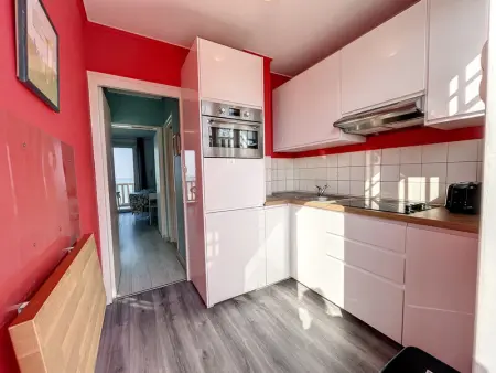 Appartement avec balcon, jardin, et accès plage - Photo 3