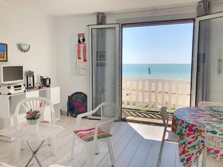 Appartement avec balcon, jardin, et accès plage - Photo 6