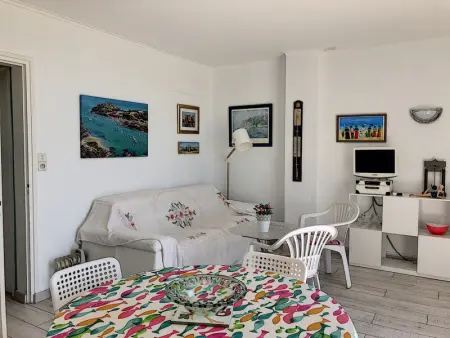 Appartement avec balcon, jardin, et accès plage - Photo 10