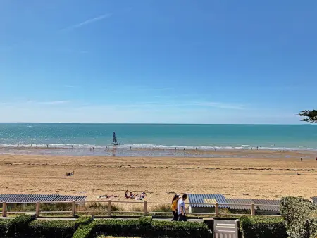 Appartement avec balcon, jardin, et accès plage - Photo 18