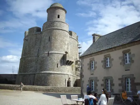 Charmant apt familial à 50m du port avec WIFI, Appartement 4 personnes à Saint Vaast la Hougue - Photo 12