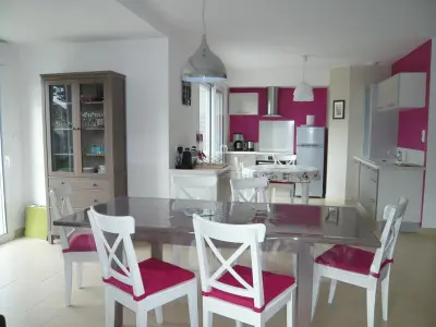 Appartement à Barneville Carteret, Maison Plain-Pied Confortable à 200m de la Plage avec Jardin et Terrasses, 3 Chambres, Garage - L945294