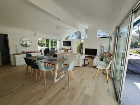 Magnifique villa lumineuse rénovée avec piscine chauffée, terrasses et jardin - Photo 4