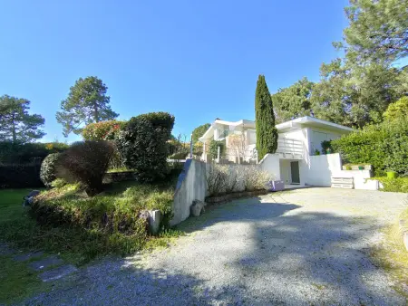 Magnifique villa lumineuse rénovée avec piscine chauffée, terrasses et jardin - Photo 27