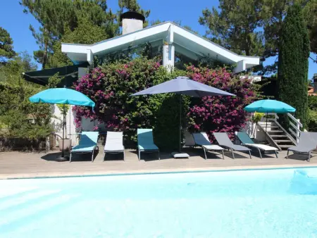 Magnifique villa lumineuse rénovée avec piscine chauffée, terrasses et jardin - Photo 28