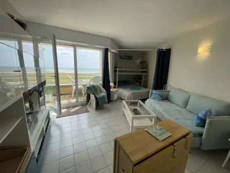 Appartement à Saint Jean de Monts, Studio face mer avec balcon et piscine chauffée, à deux pas du golf – 3 couchages - L945468