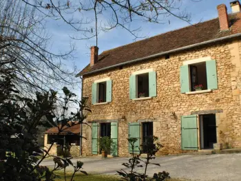 Gite à Carlux,Maison au calme avec jardin, proche de Sarlat - Idéale pour familles et activités en plein air. FR-1-616-295 N°945511