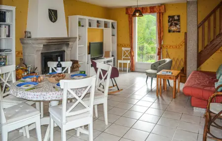 Location Maison 6 personnes à Bugeat - Photo 1