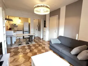 Appartement à Aix les Bains,T1 moderne, cosy au centre-ville d'Aix-les-Bains, proche des thermes et commerces! FR-1-555-33 N°946641