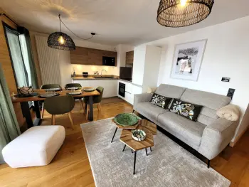 Wohnung in Les Gets,Appartement lumineux, proche des pistes, avec terrasse et WIFI FR-1-598-144 N°946643