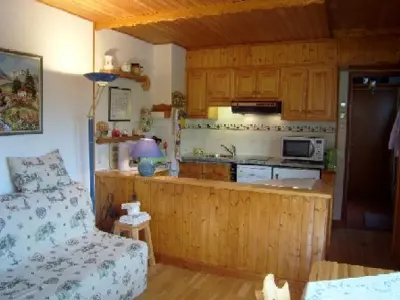 Appartement à Crest Voland, Appartement cosy 4 pers, au coeur de Crest-Voland, proche pistes, parking, balcon - L947051