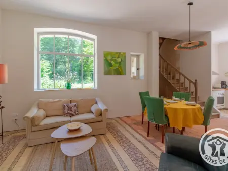 Maison ancienne rénovée avec jardin, animaux admis, parking - près de Baugé - Photo 2