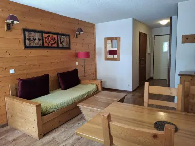 Appartement à Brides les Bains, Studio confortable avec balcon à Brides-les-Bains, pour 4 pers, proche thermes et centre-village - L948090