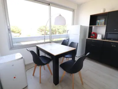 Appartement à Le Grau du Roi, Studio cabine refait à neuf, piscine, proche plage et commerces - L948883