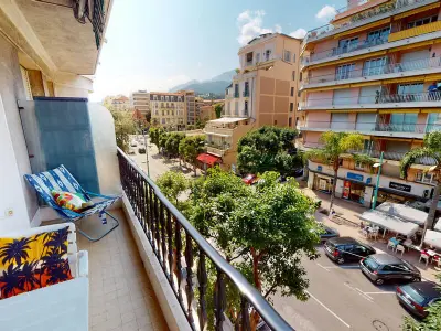 Appartement à Menton, Agréable 2P moderne en centre-ville, proche mer avec balcon, Menton - L949387