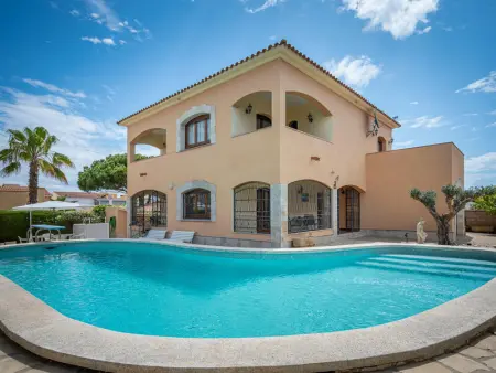 Maison à Torredembarra, Villa à Torredembarra: Piscine Privée, Jardin, Barbecue, Proche Plage - L950599