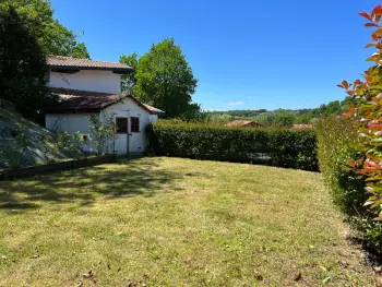 Casa en Ciboure,Maison lumineuse et calme avec jardin à Ciboure, proche des commerces et plages FR-1-239-975 N°951140