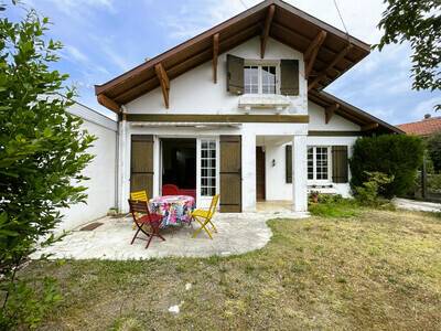 Location Maison à Arcachon,Charmante maison de 110 m² avec terrasse et jardin proche de la plage d'Eyrac - N°951151