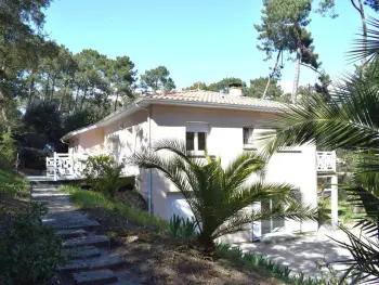 Villa à Lège Cap Ferret, Spacieuse villa familiale avec terrasses à 500m du Bassin - N°951313