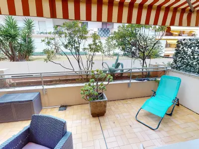 Appartement à Menton, Studio climatisé avec terrasse au calme, centre de Menton, proche plages et commerces - L951582