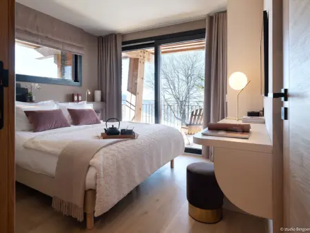 Grand chalet avec piscine intérieure, spa et salle de jeux - Photo 7