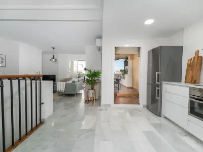 Appartement à Marbella, Duplex avec Terrasse, Piscine et Parking à Marbella - L952353