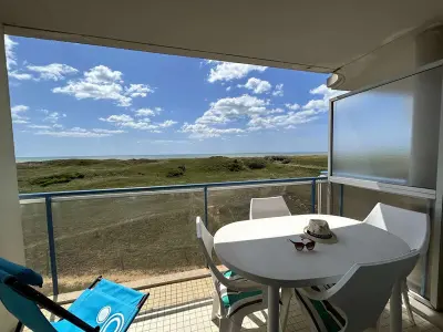 Appartement à Saint Jean de Monts, Appartement cosy avec balcon face mer - Accès plage & parking privé - L952575
