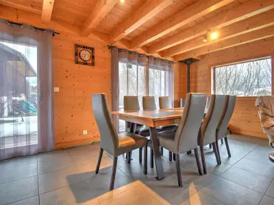 Chalet à Morzine, Chalet Moderne 91m² à Morzine, Proche Navettes et Remontées, Quartier Calme - L953102