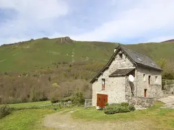 Gite à Accous,Gîte rustique en montagne avec terrasse et poêle à bois FR-1-384-731 N°953291