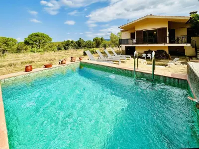 Villa à Santa Cristina d'Aro, Belle maison avec piscine, Wi-Fi et climatisation à Santa Cristina d'Aro - L955513