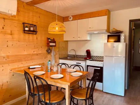 Appartement rénové avec balcon, proche centre et pistes, parking, 5-7 pers, Résidence Les Éperouses - Photo 2