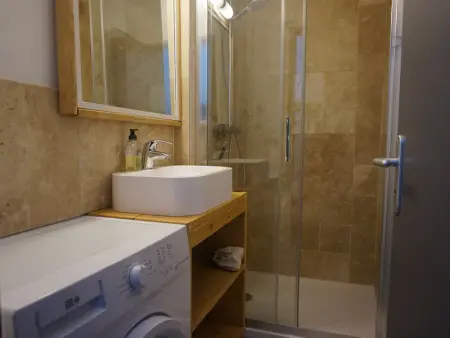 Appartement rénové avec balcon, proche centre et pistes, parking, 5-7 pers, Résidence Les Éperouses - Photo 3