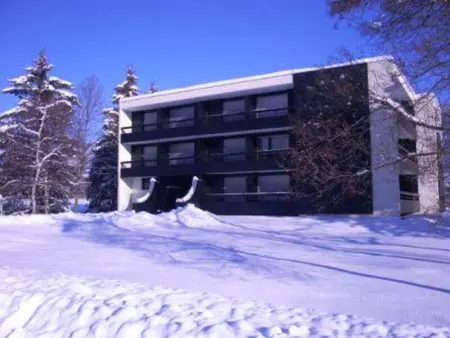 Appartement rénové avec balcon, proche centre et pistes, parking, 5-7 pers, Résidence Les Éperouses - Photo 12