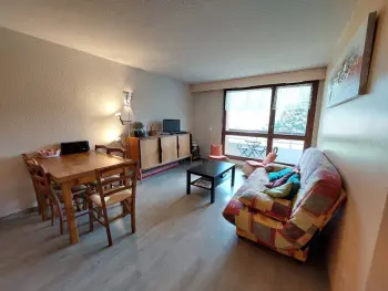 Appartement à Autrans Méaudre en Vercors Autrans,Charmant T2 rénové, idéalement situé à Autrans, proche des pistes et commerces, balcon est, parking privé FR-1-737-23 N°955548