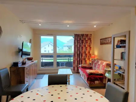 Appartement lumineux 2 chambres avec balcon au centre du village, proche pistes ski - Méaudre - Photo 2