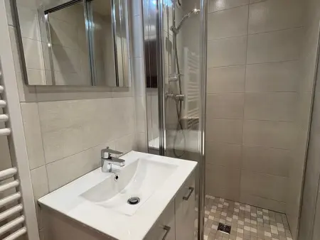 Studio rénové à Autrans, 4 pers, balcon, parking privé, proche centre et pistes ski - Photo 4