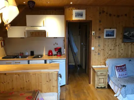 Chalet cosy avec terrasse exposée sud - 2km du centre, 2 chambres, 4 pers, parking privé. - Photo 2